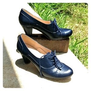 Retro Oxford kitten heels 39 Euro